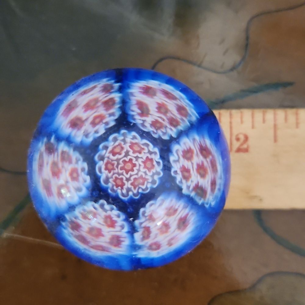 Paperweight Glass - Picture 4 of 5